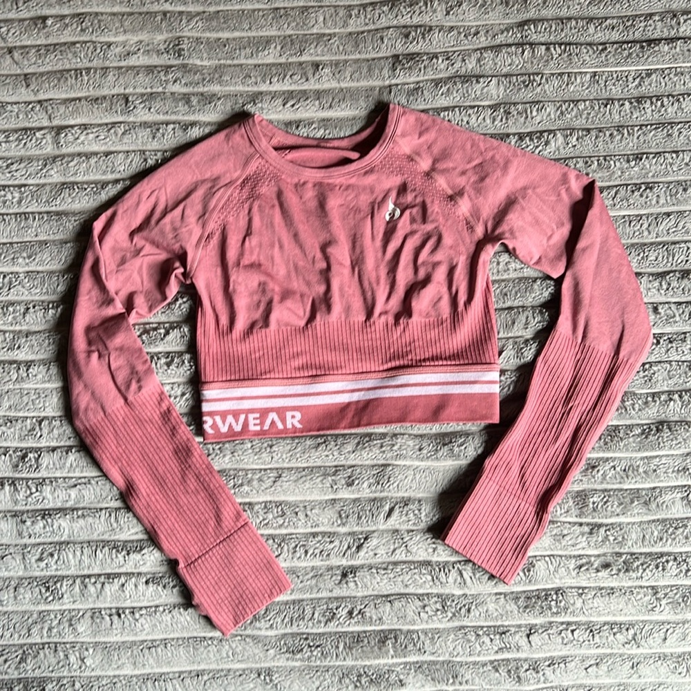 Ryderwear long sleeved fitted crop fitness shirt in pink, size Small.